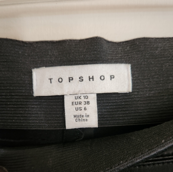 Top shop, leather leggings, side zipper, size 6. - Picture 2 of 5
